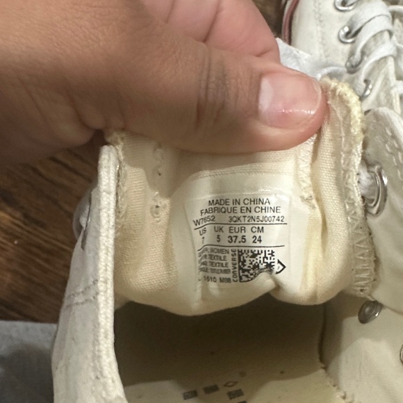 Converse All Star Off-White Sneakers with Red Trim - Picture 5 of 7